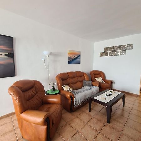 Famara Vela Apartment Exterior photo